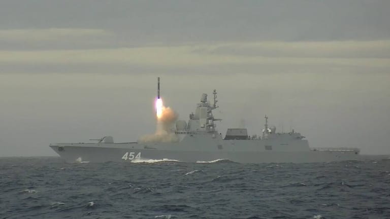 Russisches Kriegsschiff (Archiv): "Rüpelmethoden funktionieren nicht gegen Dänemark", so Außenminister Kofod.