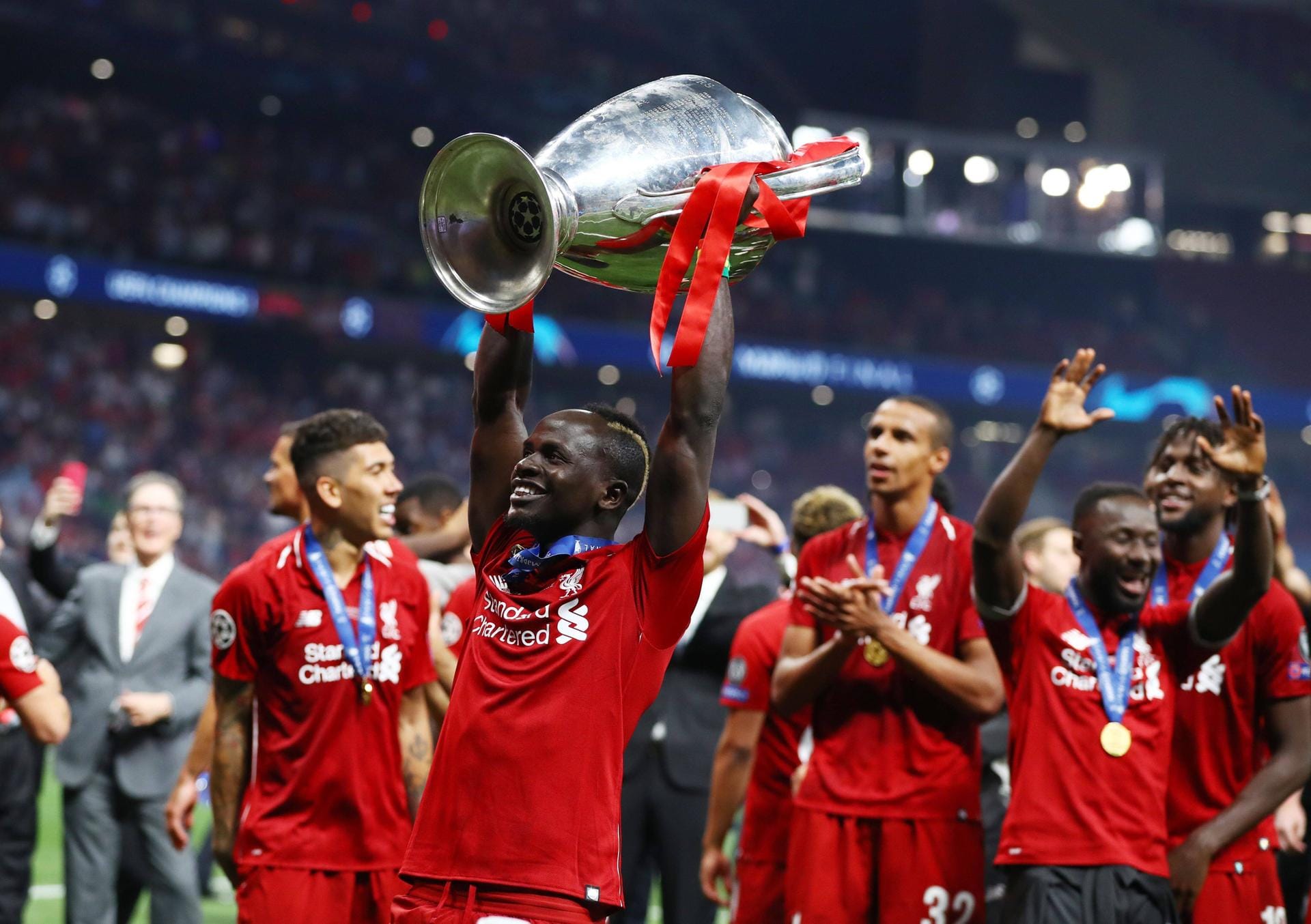 Auf dem Höhepunkt: Bei den "Reds", die für Mané rund 41 Millionen Euro überweisen, feiert der schnelle Linksfuß seine größten Erfolge, wird Champions-League-Sieger (Foto), Meister, FA-Cup- und Ligapokalsieger.