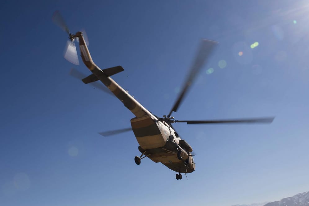 Ein Mi-17-Hubschrauber der afghanischen Streitkräfte (Archivbild): Rebellen wollen einen Taliban-Helikopter abgeschossen haben.