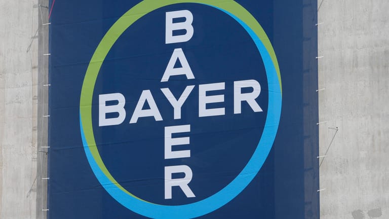 Das Logo des Chemiekonzerns Bayer (Symboldbild): In den USA hat das Unternehmen einen wichtigen Prozess gewonnen.