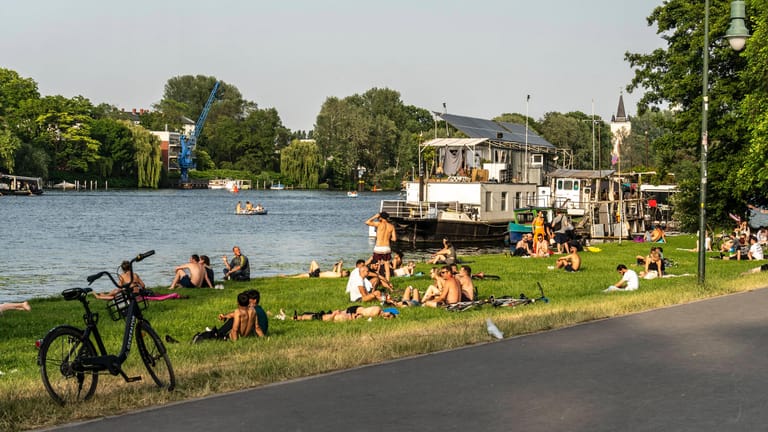 Hitzewelle im Juni 2022 in Berlin: An der Nordsee wird es hingegen kühler.