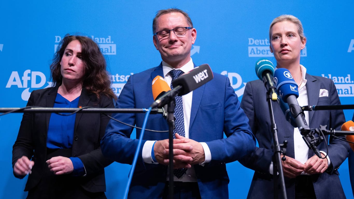 Mariana Harder-Kühnel, Tino Chrupalla und Alice Weidel (von links): Im neuen Vorstand haben sich die Höcke- und Chrupalla-Freunde durchgesetzt.