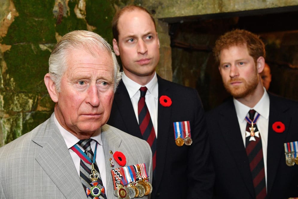 Ein Bild, zwei Generationen: Prinz Charles mit seinen Söhnen William und Harry.