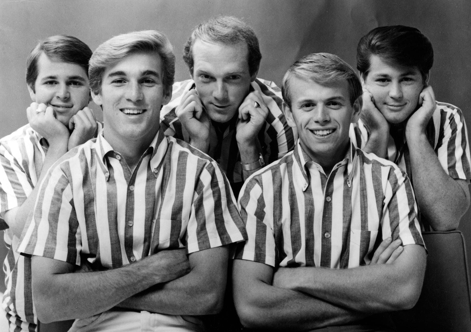 Die Beach Boys Carl Wilson, Dennis Wilson, Mike Love, Al Jardine und Brian Wilson 1961 in Hollywood.