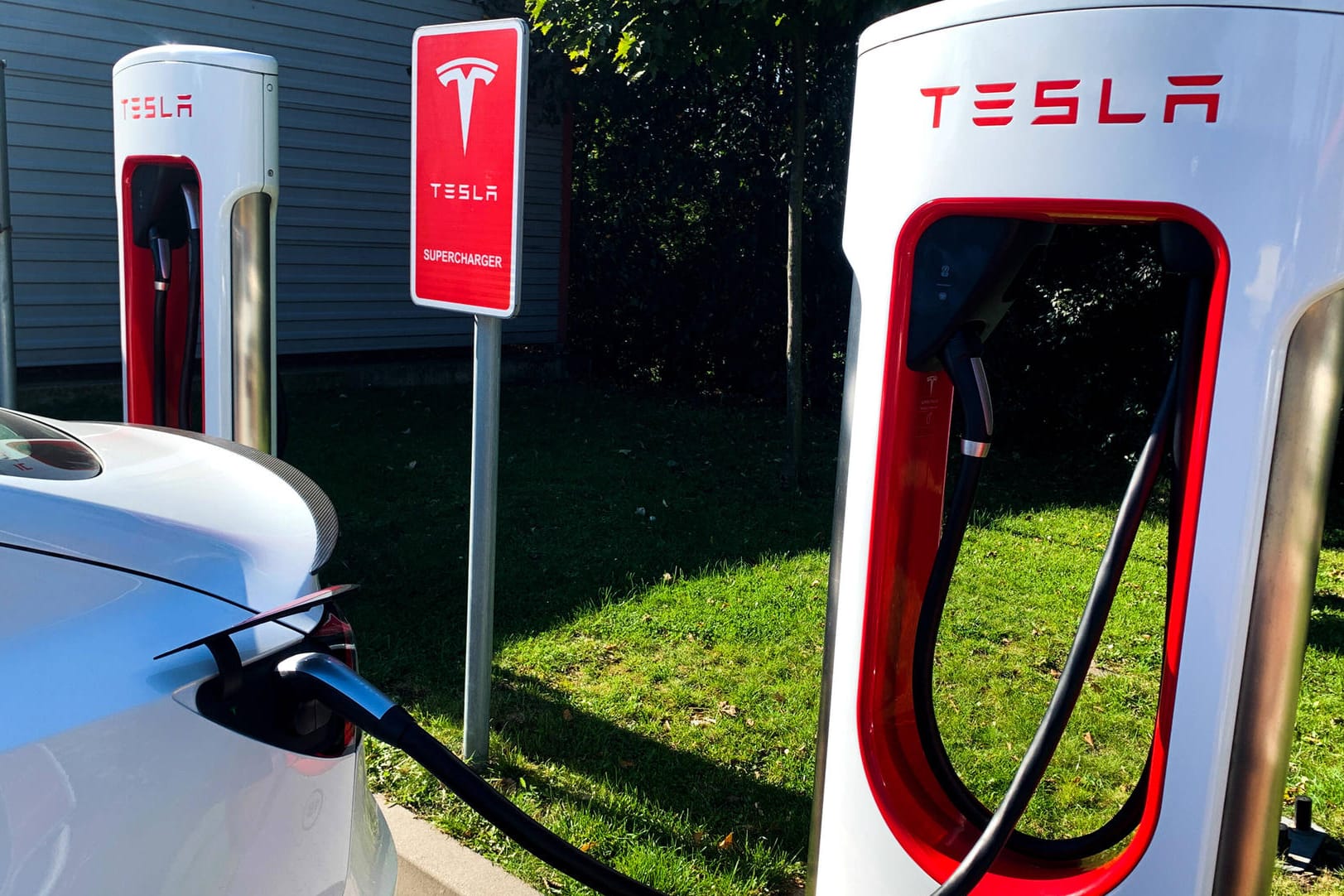 Supercharger: Mehr als 35.000 hat Tesla weltweit aufgestellt.