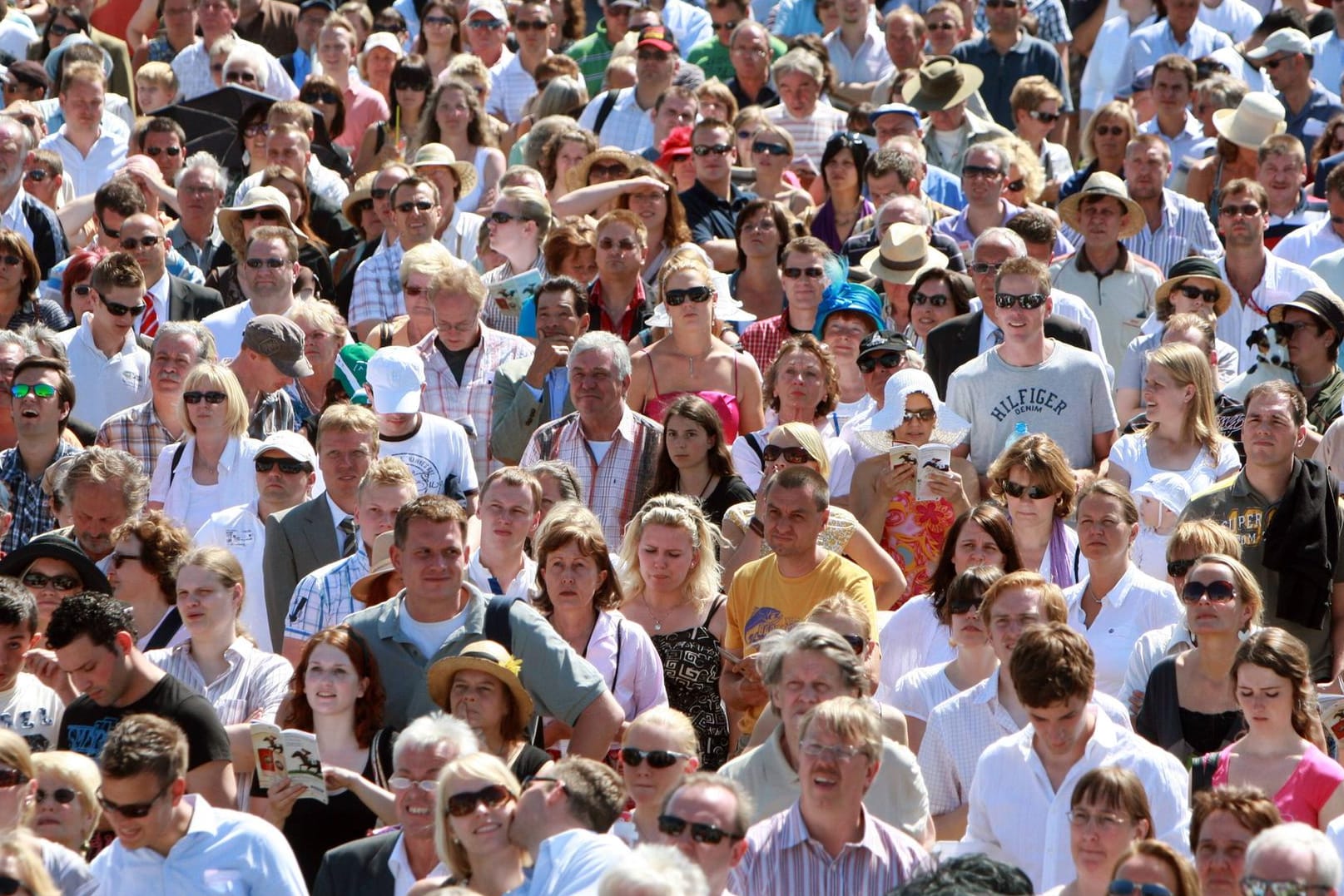 Die deutsche Bevölkerung ist 2021 um 0,1 Prozent gewachsen. (Quelle: IMAGO / Frank Sorge)