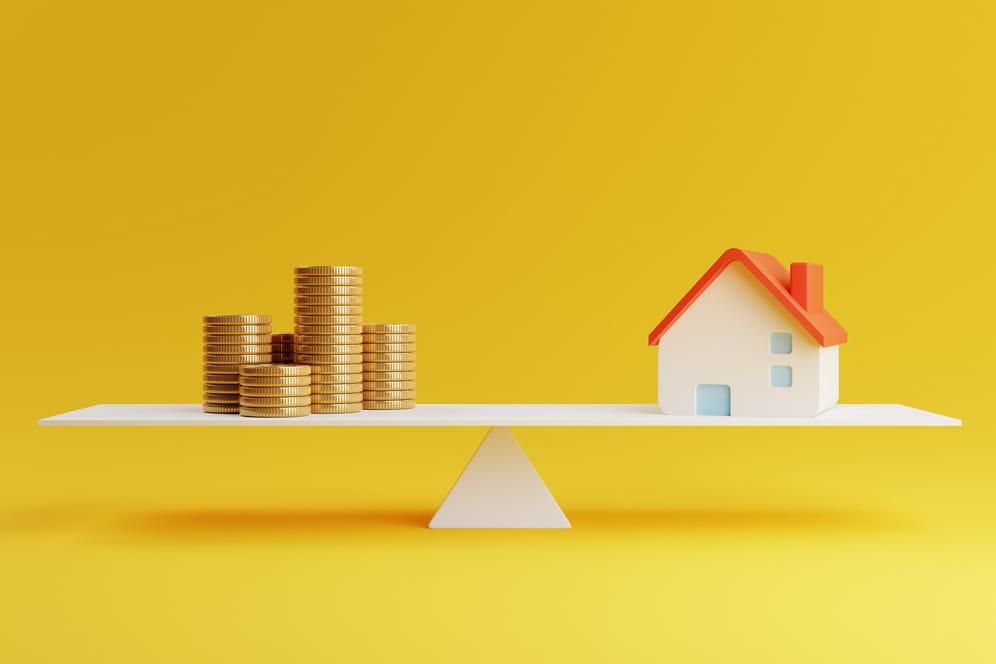 Den richtigen Angebotspreis für eine Immobilie zu kalkulieren, ist für Laien oft nicht leicht.