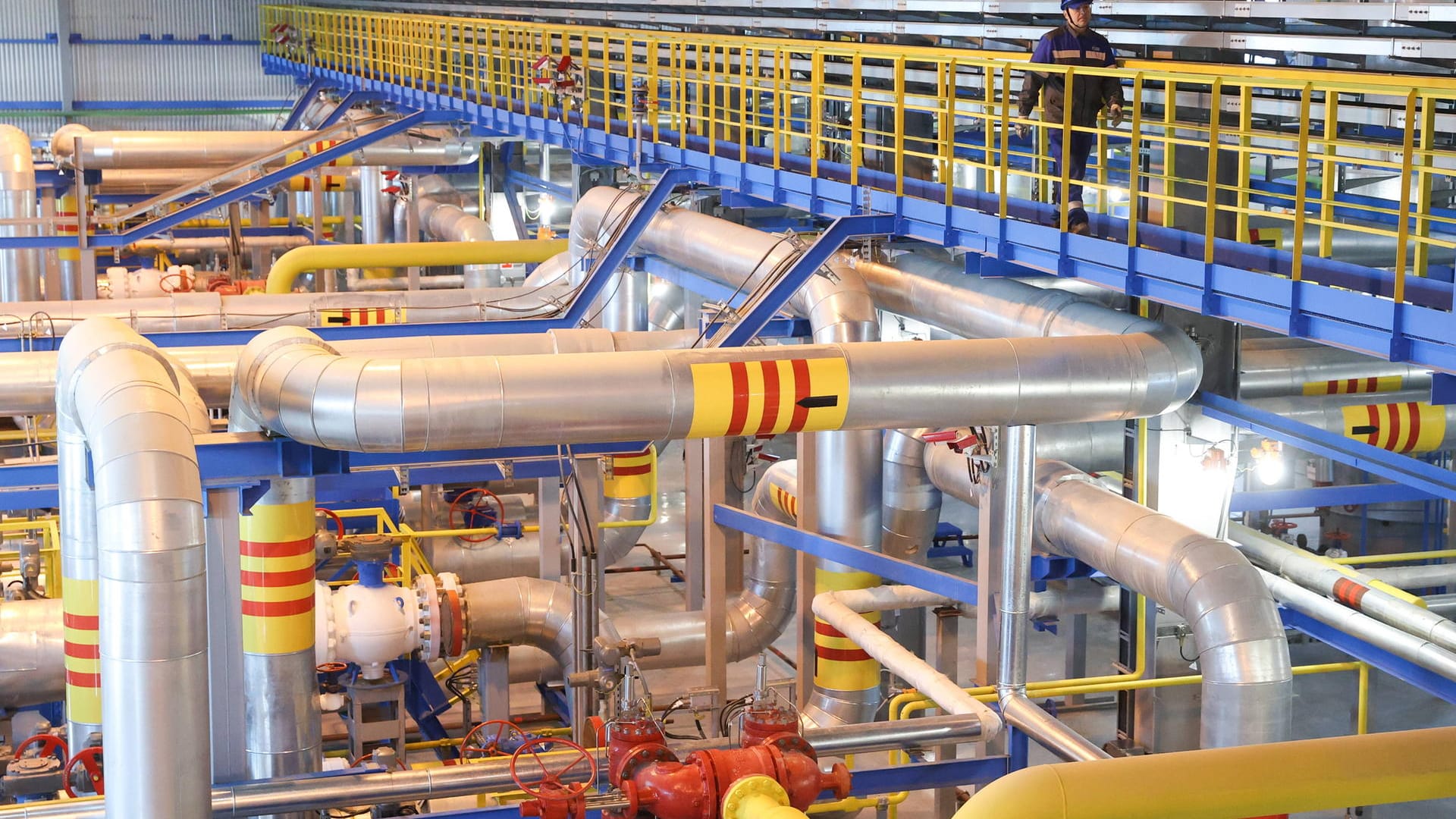 Gas- und Ölanlage des russischen Staatskonzerns Gazprom (Symbolbild): China bezieht nun deutlich mehr Öl aus Russland als in den vergangenen Monaten. Gas- und Ölanlage des russischen Staatskonzerns Gazprom (Symbolbild): China bezieht nun deutlich mehr Öl aus Russland als in den vergangenen Monaten.
