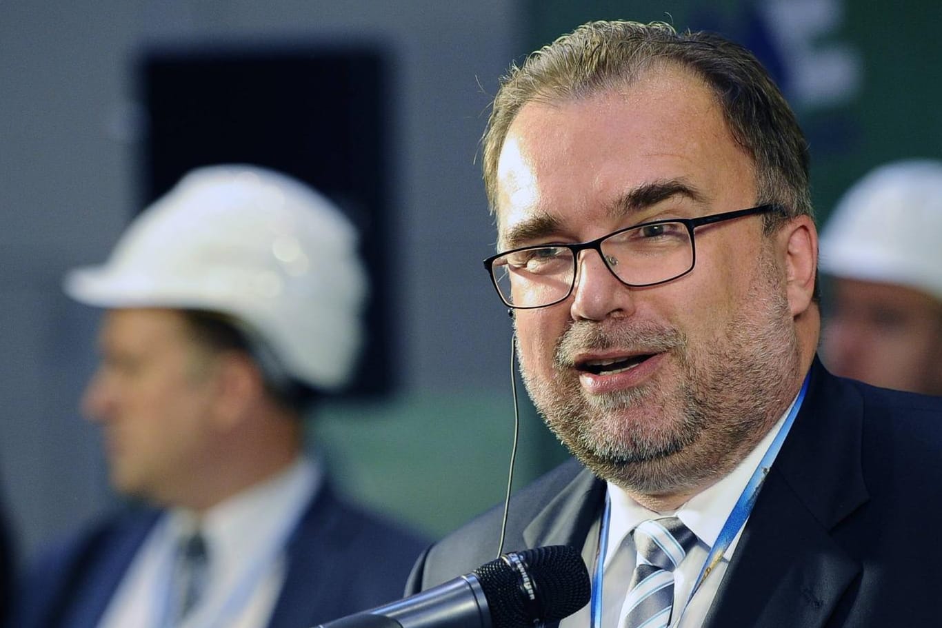 Eine "doppelte Krise" bereite der Industrie Sorge: Siegfried Russwurm, Chef des BDI, erwartet eine Erholung von der Corona-Pandemie erst zum Jahresende – und dann blieben noch die Sorgen um die Ukraine. Eine "doppelte Krise" bereite der Industrie Sorge: Siegfried Russwurm, Chef des BDI, erwartet eine Erholung von der Corona-Pandemie erst zum Jahresende – und dann blieben noch die Sorgen um die Ukraine.
