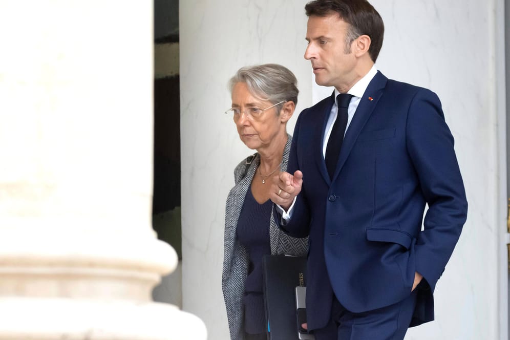 Élisabeth Borne und Emmanuel Macron: Der französische Präsident hatte die Politikerin erst im Mai zur Premierministerin ernannt.