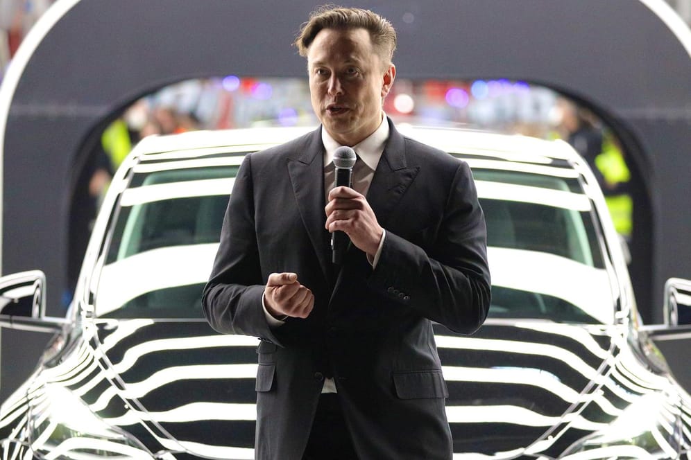 Tesla-CEO Elon Musk: Tesla gerät wegen der Massenentlassungen im Juni und der nicht eingehaltenen Kündigungsfristen in die Kritik.