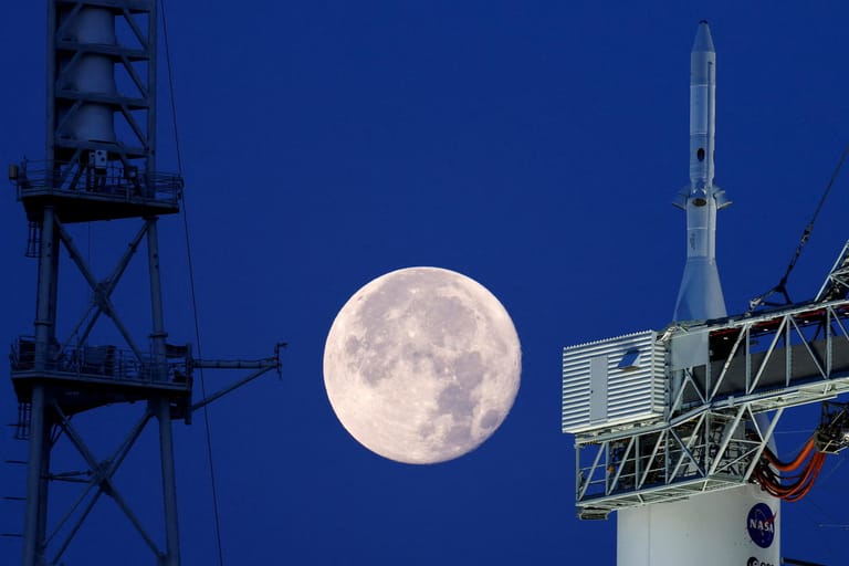 "Space Launch System" in Cape Canaveral, USA: Die Nasa kämpft bei ihrer Mond-Mission mit technischen Problemen.