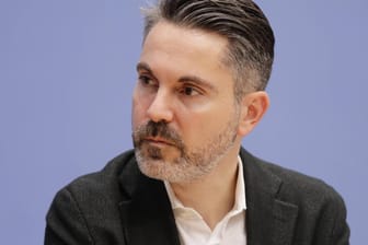 Fabio De Masi: Auch jetzt, da er nicht mehr im Bundestag sitzt, verfolgt der Finanzexperte die Geschehnisse um den Wirecard-Skandal.