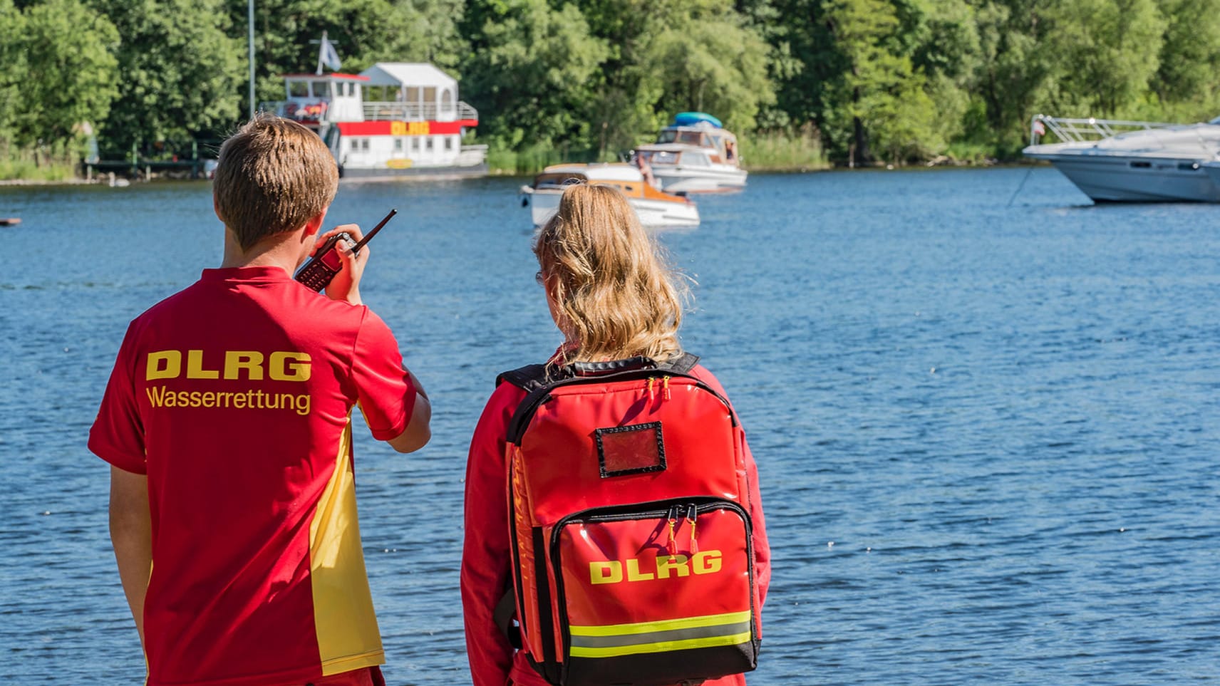 Wasserrettungsdienst (Symbolbild): Der DLRG warnt davor, Kinder beim Baden unbeaufsichtigt zu lassen.