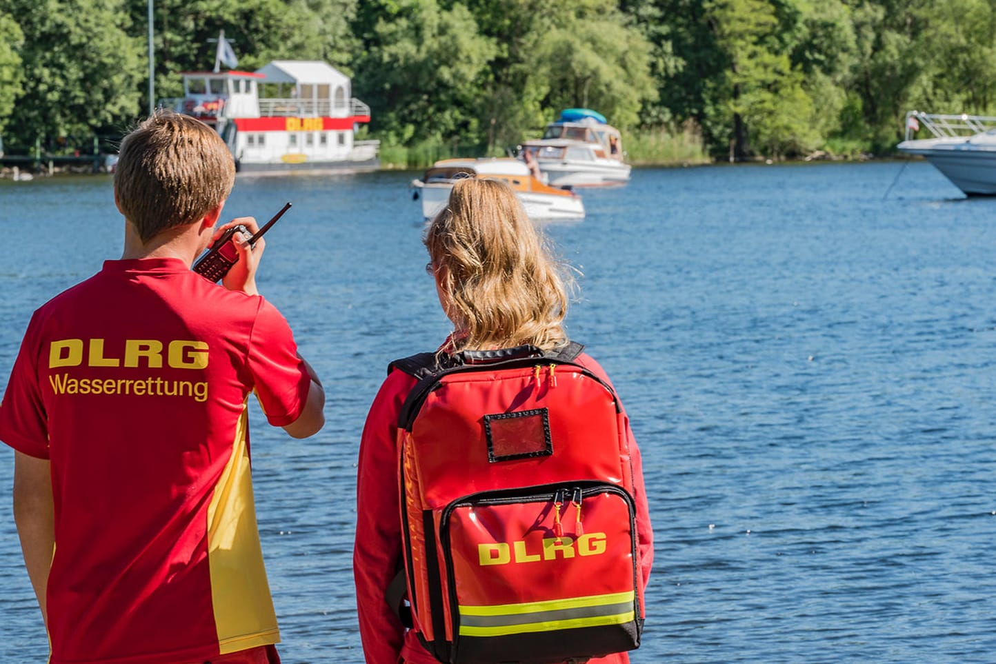 Wasserrettungsdienst (Symbolbild): Der DLRG warnt davor, Kinder beim Baden unbeaufsichtigt zu lassen.