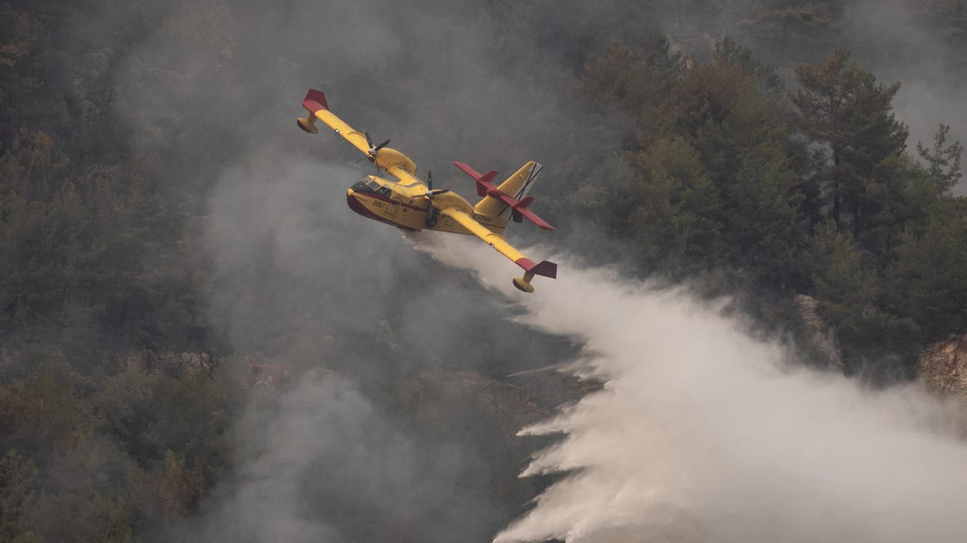 Löschflugzeug (Symbolbild): Waldbrände hatten 2021 für große Zerstörung im Süden der Türkei gesorgt.