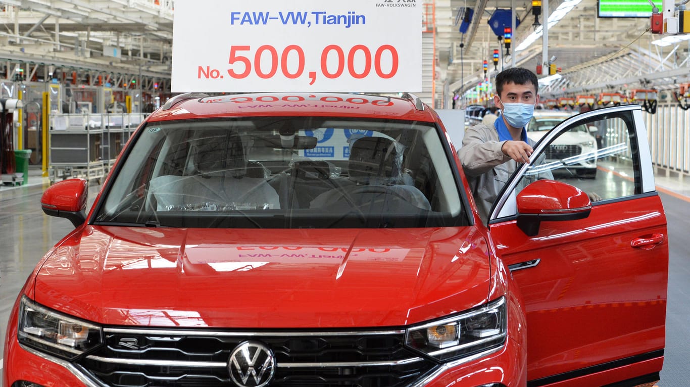 Absatzmarkt China: Hier geht der fünfhunderttausendste VW Tayron Ende 2020 in Tianjin vom Band. Für ein neues Werk will Deutschland keine staatliche Garantien gewähren.