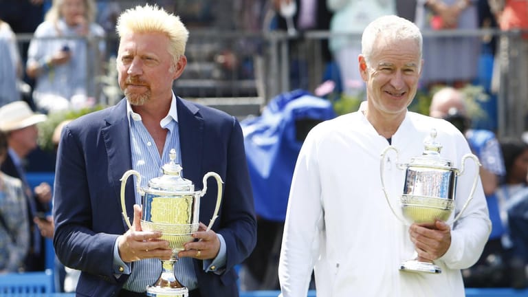 Bild aus besseren Tagen: Boris Becker (l.) mit John McEnroe im Juni 2016 bei einer Ehrung im Londoner Queens Club.