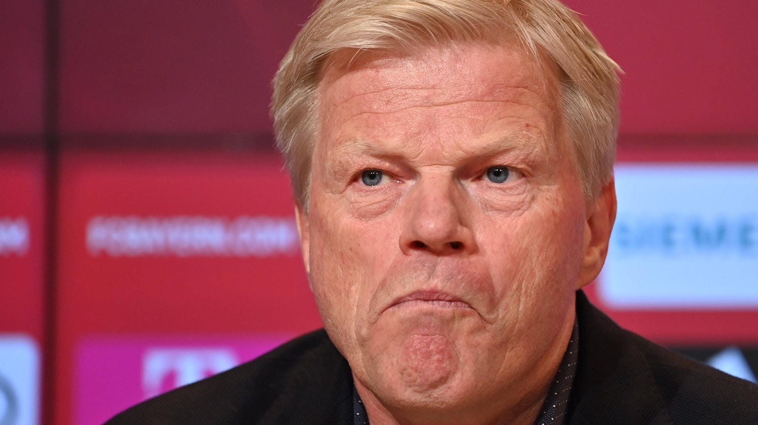 Oliver Kahn: Der Vorstandschef legte bereits bei der Meisterfeier sein Veto für einen Lewandowski-Abgang ein.