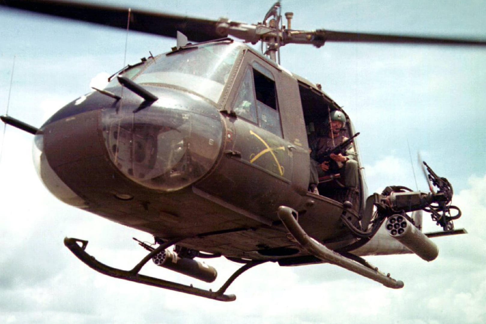 Bell UH-1B: Ein Helikopter wie dieser stürzte ab.