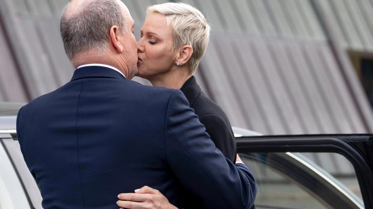 Albert und Charlène: Ein royaler Kuss in Oslo.