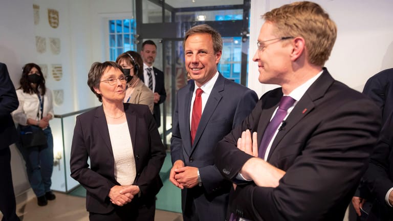 Monika Heinold (Grüne), Thomas Losse-Müller (SPD) und Daniel Günther (CDU) bei der Landtagswahl 2022 in Schleswig-Holstein.