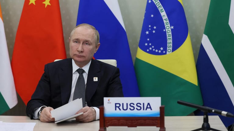 Russlands Präsident Putin beim virtuellen Brics-Gipfel: Wegen "undurchdachten egoistischen Handlungen einzelner Länder" befinde sich die Weltwirtschaft in einer Krise.