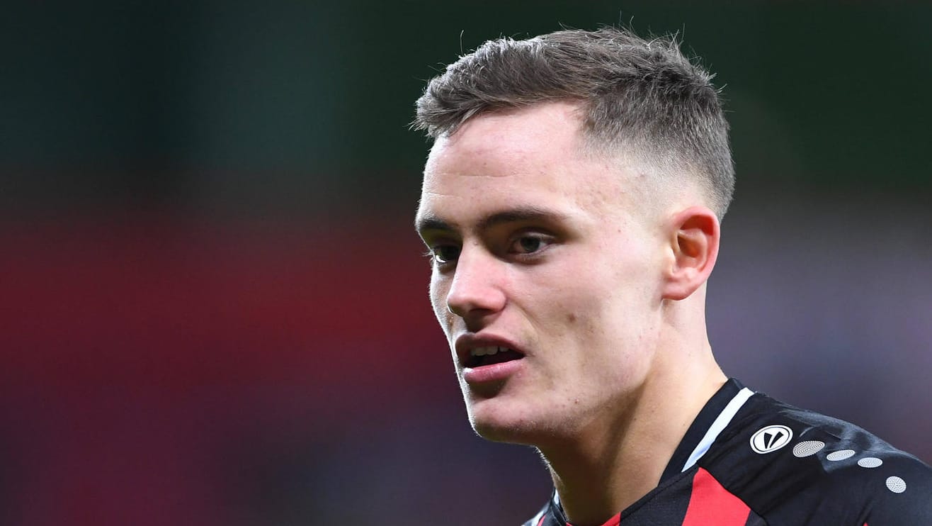 Florian Wirtz: Der Youngster hat seinen Vertrag bei Bayer Leverkusen verlängert. Florian Wirtz: Der Youngster hat seinen Vertrag bei Bayer Leverkusen verlängert.