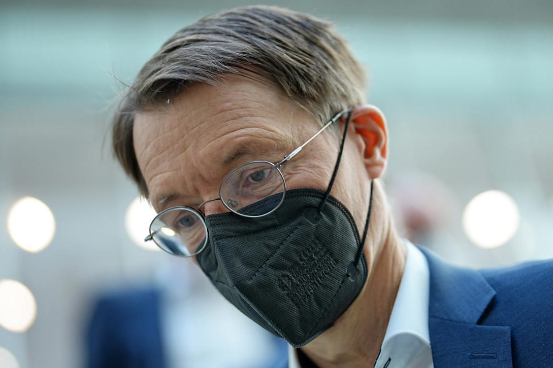Karl Lauterbach: Der Gesundheitsminister blickt mit Sorge auf den Corona-Herbst.