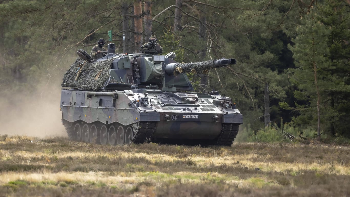 Panzerhaubitze 2000 der Bundeswehr: Sieben Geräte sollen an die Ukraine geliefert werden, die ersten sind jetzt da.