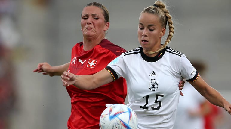 Giulia Gwinn (r.): Die deutsche Nationalspielerin durfte gegen die Schweiz von Beginn an ran.
