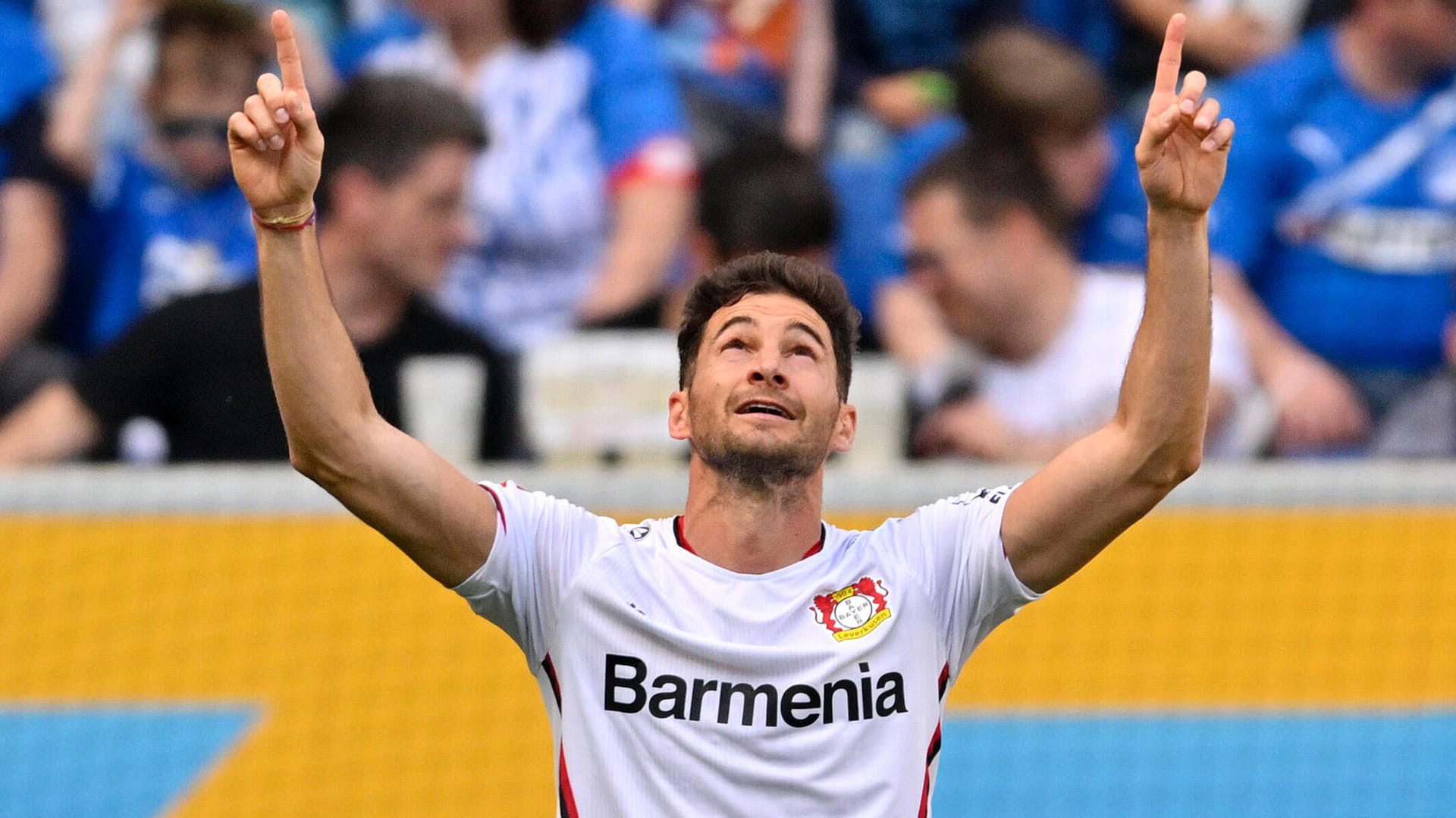 Lucas Alario: Nach fünf Jahren in Leverkusen wird der Argentinier in der neuen Saison für Frankfurt auf Torejagd gehen. Lucas Alario: Nach fünf Jahren in Leverkusen wird der Argentinier in der neuen Saison für Frankfurt auf Torejagd gehen.