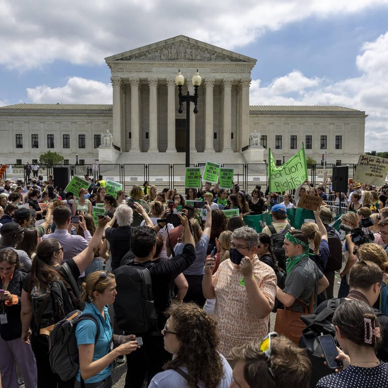 "Mein Körper, meine Entscheidung": Proteste der Progressiven vor dem Supreme Court in Washington