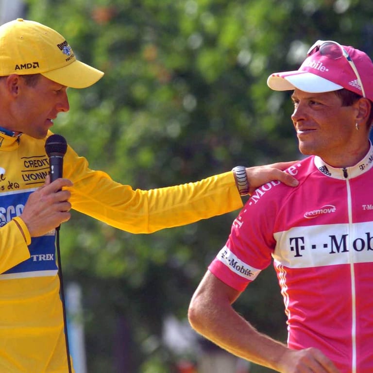 Lance Armstrong (li., Archivbild, 2005): Den US-Amerikaner verband mit Jan Ullrich (re.) eine große Rivalität und eine noch größere Freundschaft.