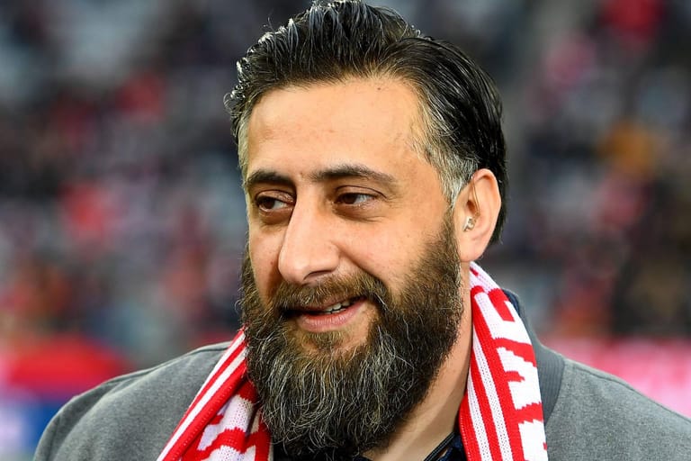 Kida Khodr Ramadan: Der Schauspieler ist glühender Bayern-Fan und unzufrieden mit der Vereinsführung.