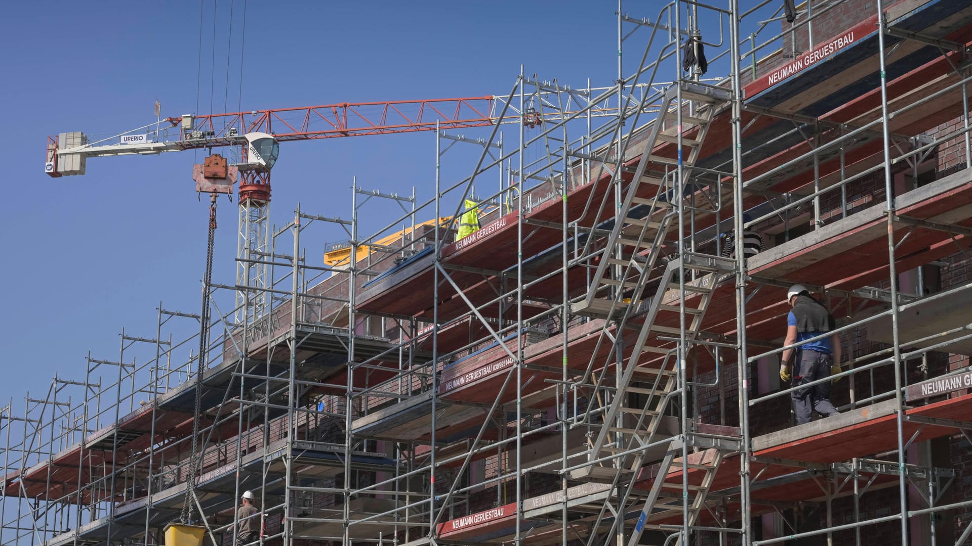 Neubau von Wohnungen in Berlin-Spandau: Die Bauwirtschaft leidet unter Materialengpässen und hohen Preisen.