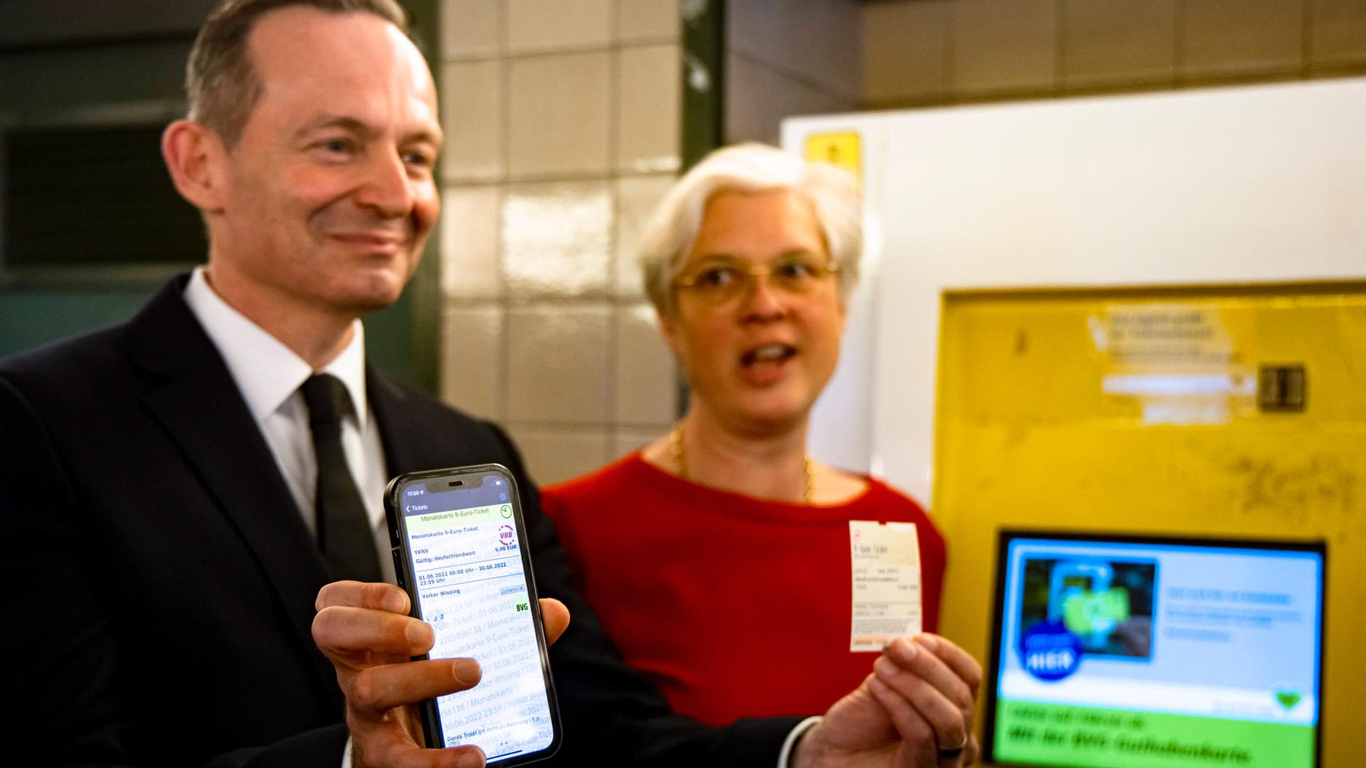 Verkehrsminister Wissing mit dem 9-Euro-Ticket: Plötzlich steht die Bahn im Fokus.