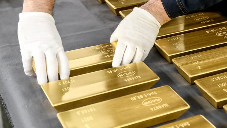 Russisches Gold (Symbolbild): Die Schweizer vermuten, dass die rätselhafte Lieferung das Vermögen eines Oligarchen sichern könnte.