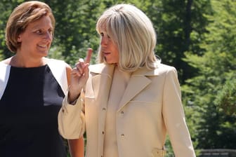 Britta Ernst und Brigitte Macron: Die beiden Damen sind bei dem G7-Gipfel dabei.