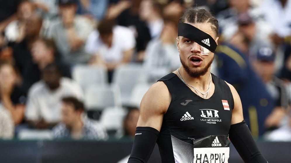 Wilfried Happio vor dem Start des 400-Meter-Rennens: Am linken Auge trug der Franzose ein Pflaster und ein darüber gezogenes Stirnband.
