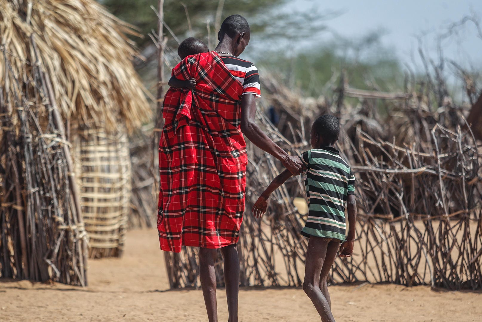 Ein Vater mit seinem unterernährten Sohn in Kenia: Die globale Hungerkrise spitzt sich laut den Vereinten Nationen zu.