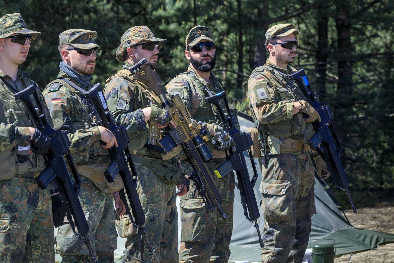 News Bilder des Tages Nato Manöver in der Nato-Manöver in der Oberlausitz (Archivbild 2019): Die Eingreifkräfte sollen von 40.000 auf 300.000 erhöht werden. ißel Â Die Logistik der St