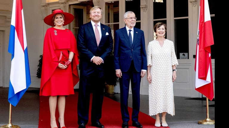 Königin Máxima und König Willem-Alexander wurden von Alexander Van der Bellen und Doris Schmidauer empfangen.