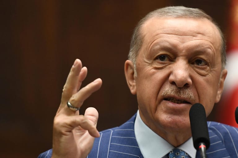 Recep Tayyip Erdoğan: Der türkische Präsident blockiert die Aufnahme von Schweden und Finnland in die Nato.