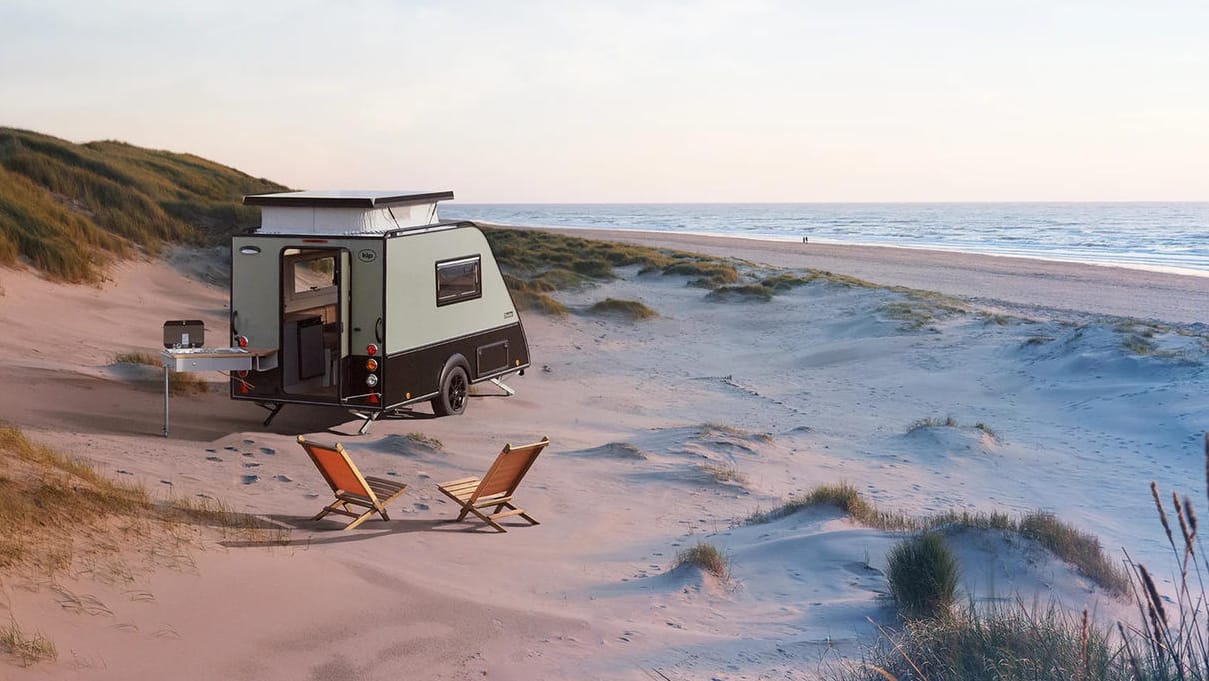 Sehnsucht nach der großen Freiheit: Leichte und günstige Wohnwagen wie der Kip Shelter ermöglichen Camping auch mit kleinerem Budget.