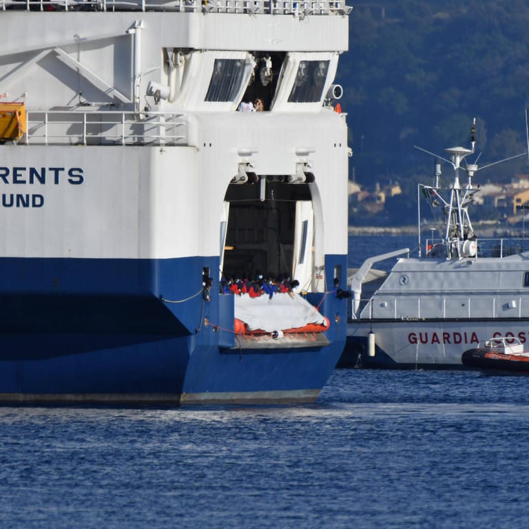 Das Schiff "Geo Barents" hat vor der Küste Libyens Migranten aus dem Mittelmeer gerettet. (Symbolfoto)