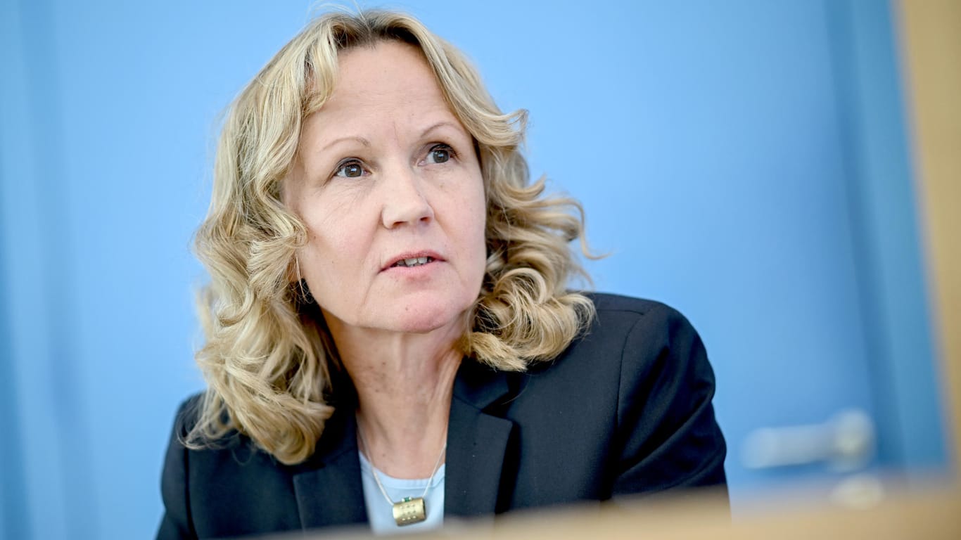 Steffi Lemke: Die Umweltministerin verhandelt in Luxemburg zusammen mit Wirtschaftsminister Robert Habeck für Deutschland über das Verbrenner-Aus.