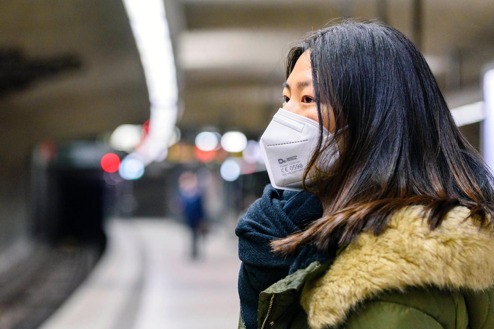 FFP2-Masken müssen im Nahverkehr in Bayern bald nicht mehr getragen werden. (Symbolfoto)
