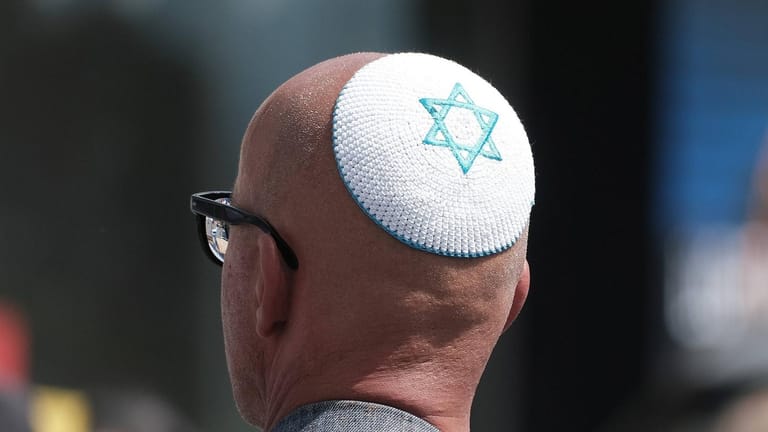 Laut eines Berichts des Netzwerk Rias hängen viele antisemitische Vorfälle in Deutschland mit der Coronapandemie zusammen. (Symbolfoto)