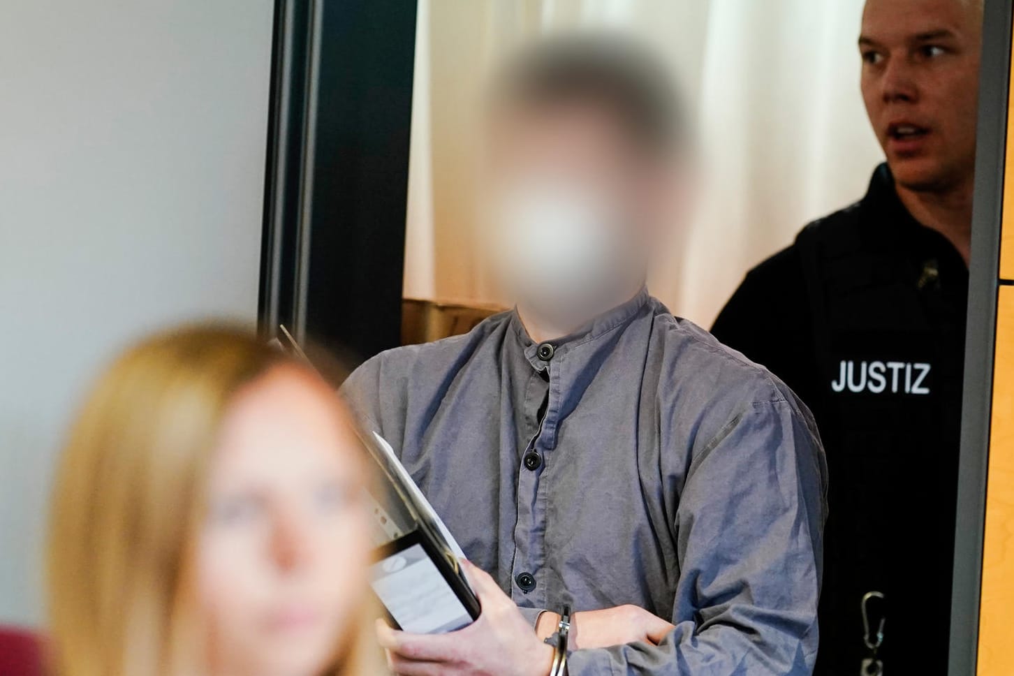 Der Hauptangeklagte im Gerichtssaal: Der 39-Jährige äußerte sich überraschend zur Tatnacht.